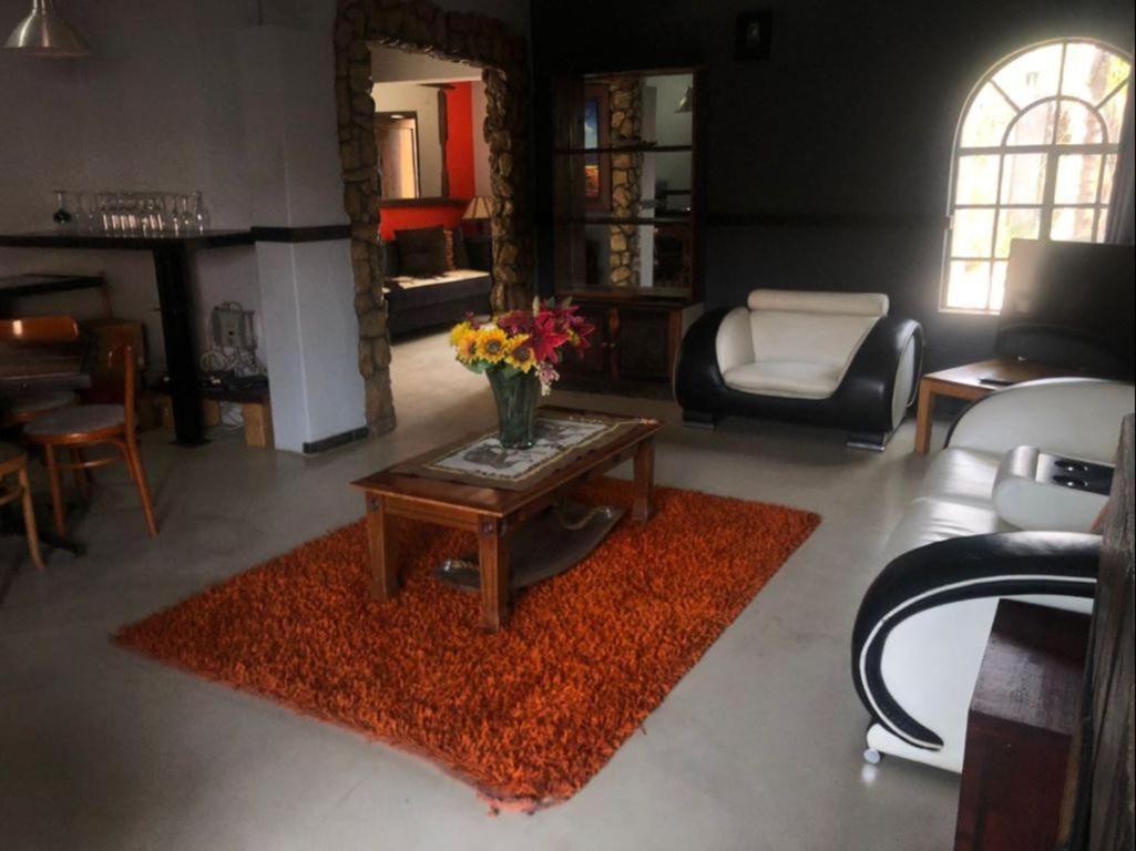 Africa Footprints Lodge Kempton Park Exterior foto